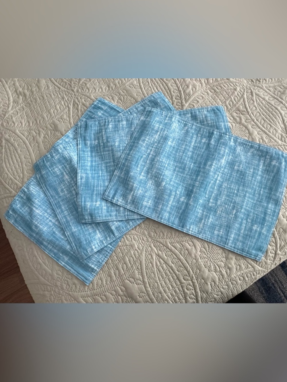 Tommy Bahama Set of 4 Sky Blue Textured Placemats 13 x 9 in